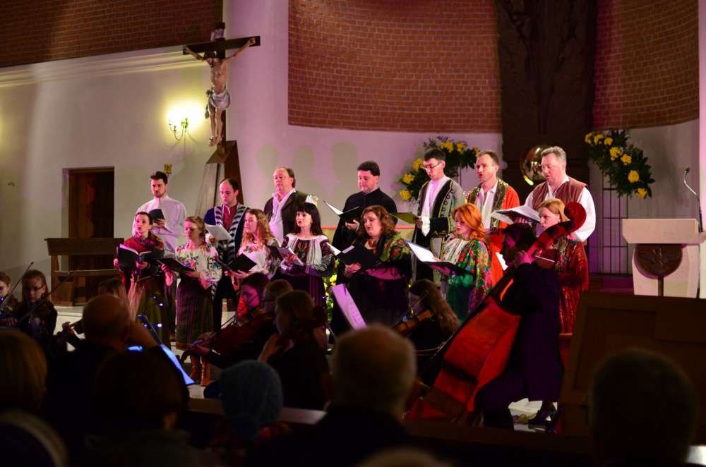 A Cappella Leopolis i orkiestra Państwowej Szkoły Muzycznej